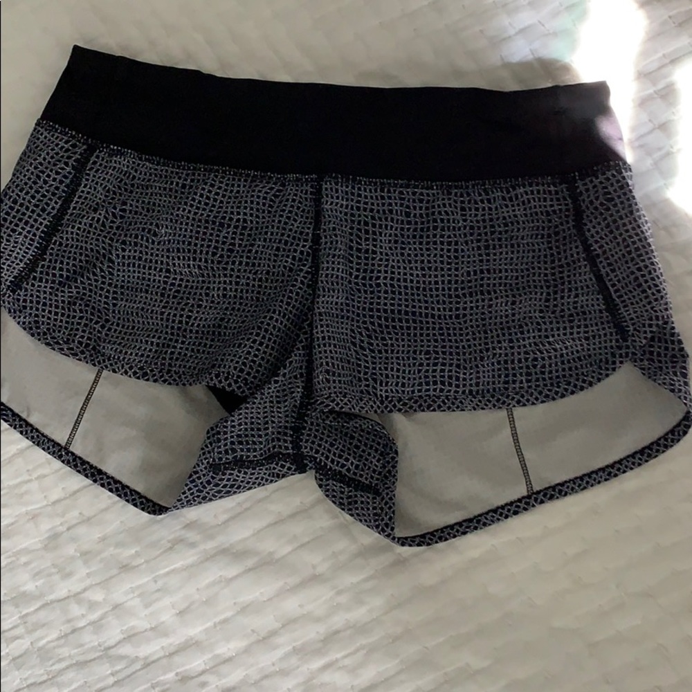 Lululemon Speed Up shorts 2.5